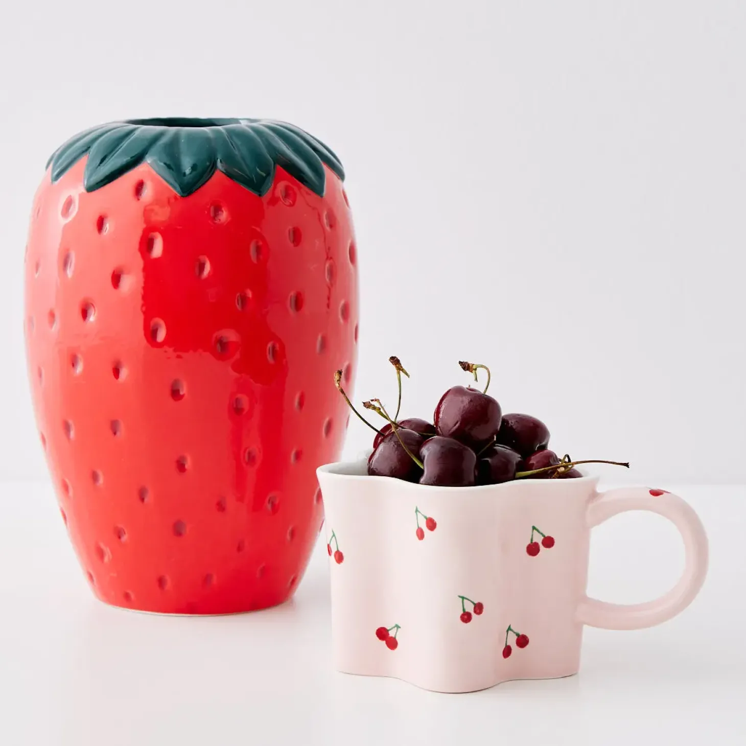 Best Sale GigiandTom Strawberry Glazed Ceramic Vase