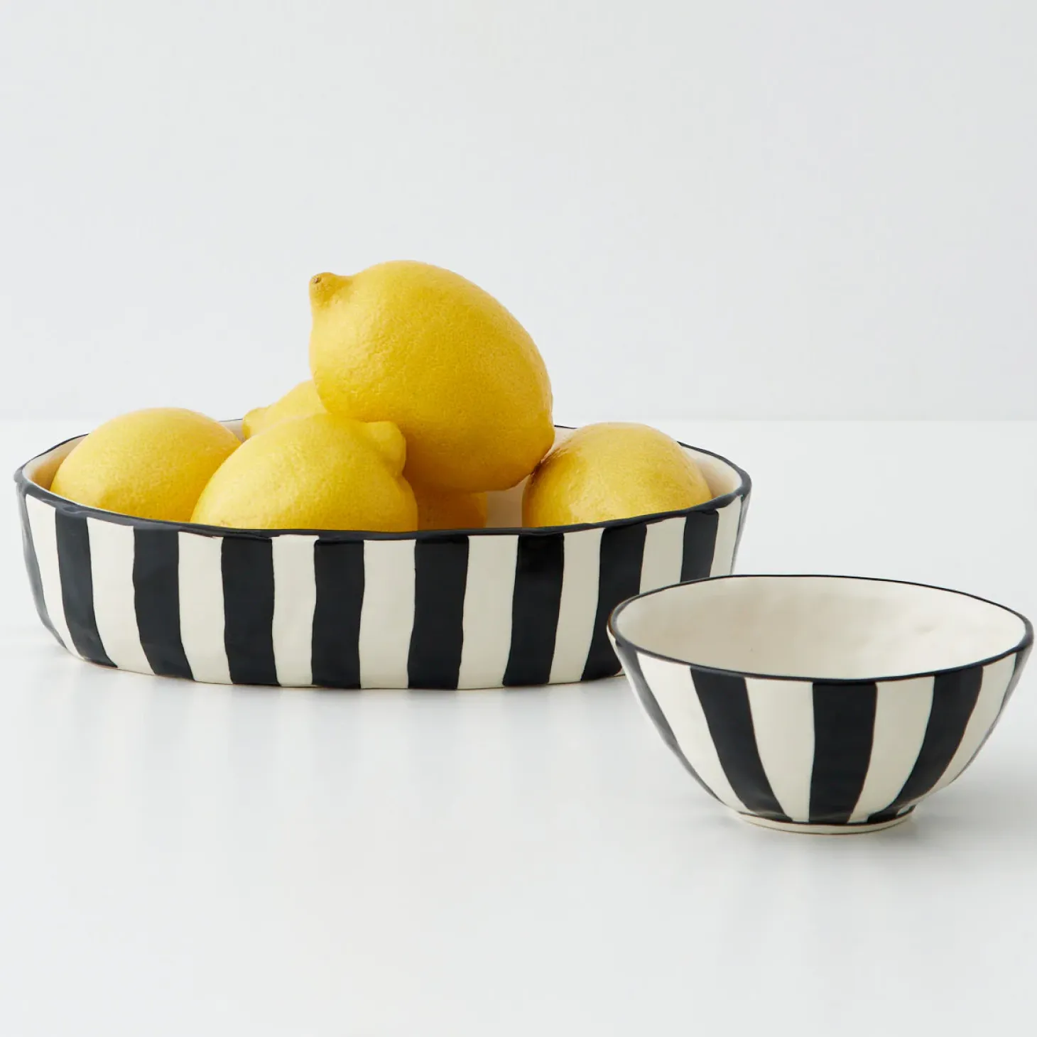 Flash Sale GigiandTom Stripe Shallow Ceramic Serving Bowl
