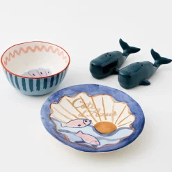 Fashion GigiandTom Wally Whale Ceramic Salt & Pepper Shakers